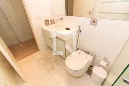 Apartamento para alugar com 168m², 3 quartos e 1 vaga Apartamento para alugar com 168m², 3 quartos e 1 vagaBanheiro 1