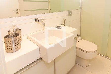 Apartamento para alugar com 168m², 3 quartos e 1 vaga Apartamento para alugar com 168m², 3 quartos e 1 vagaBanheiro 1