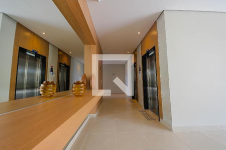Apartamento à venda com 87m², 3 quartos e 2 vagas Apartamento à venda com 87m², 3 quartos e 2 vagasÁrea comum - Hall social