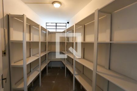 Casa à venda com 350m², 3 quartos e 3 vagasDespensa