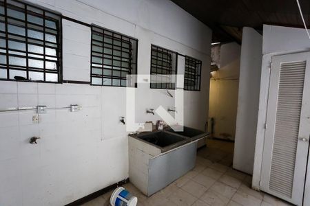 Casa à venda com 350m², 3 quartos e 3 vagasLavanderia