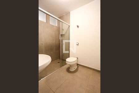 Casa à venda com 350m², 3 quartos e 3 vagasBanheiro da Suíte 2