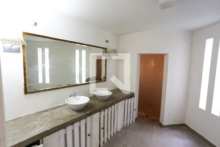 Casa à venda com 350m², 3 quartos e 3 vagasBanheiro da Suíte 3