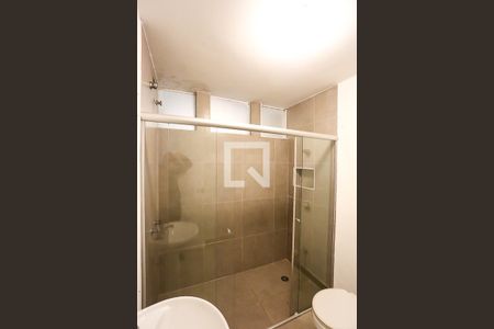 Casa à venda com 350m², 3 quartos e 3 vagasBanheiro da Suíte 2