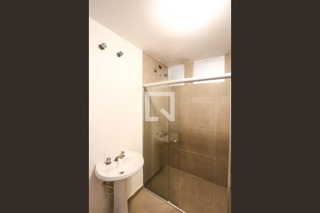 Casa à venda com 350m², 3 quartos e 3 vagasBanheiro da Suíte 2