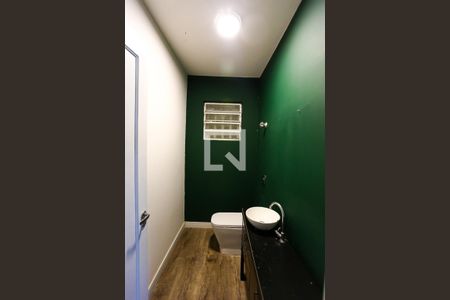 Lavabo de casa à venda com 3 quartos, 350m² em Real Parque, São Paulo