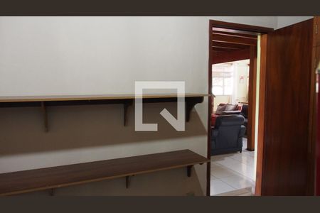 Casa para alugar com 980m², 3 quartos e 8 vagasQuarto 2