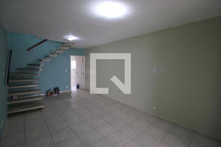 Sala de casa à venda com 6 quartos, 250m² em Vila Maria Luisa, São Paulo