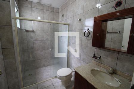Casa à venda com 250m², 6 quartos e 3 vagasQuarto 2 - Banheiro