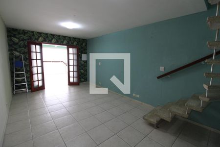 Sala de casa à venda com 6 quartos, 250m² em Vila Maria Luisa, São Paulo