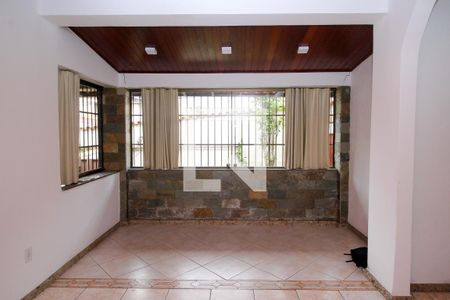 Sala de casa para alugar com 4 quartos, 145m² em Santa Efigênia, Belo Horizonte