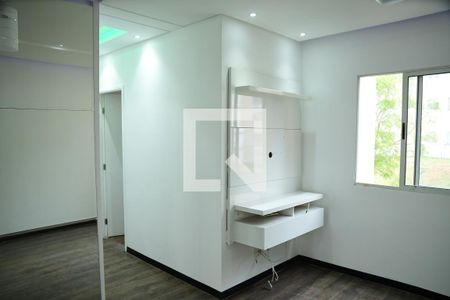 Sala de apartamento para alugar com 2 quartos, 45m² em Jardim Petrópolis, Cotia