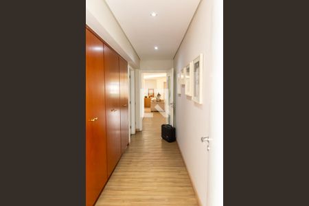 Apartamento para alugar com 540m², 4 quartos e 4 vagas Apartamento para alugar com 540m², 4 quartos e 4 vagasCorredor para quartos