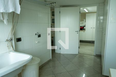 Apartamento para alugar com 540m², 4 quartos e 4 vagas Apartamento para alugar com 540m², 4 quartos e 4 vagasÁrea de Servico