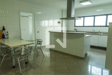 Apartamento para alugar com 540m², 4 quartos e 4 vagas Apartamento para alugar com 540m², 4 quartos e 4 vagasCopa e cozinha