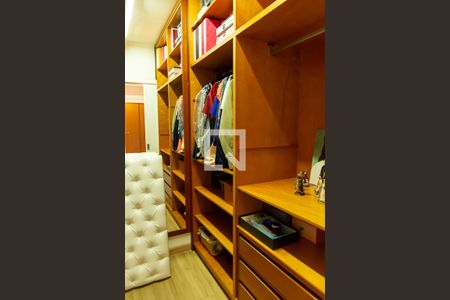 Apartamento para alugar com 540m², 4 quartos e 4 vagas Apartamento para alugar com 540m², 4 quartos e 4 vagasCloset Suíte 2