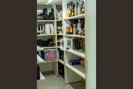 Apartamento para alugar com 540m², 4 quartos e 4 vagas Apartamento para alugar com 540m², 4 quartos e 4 vagasDetalhe Cozinha -Salinha dispensa