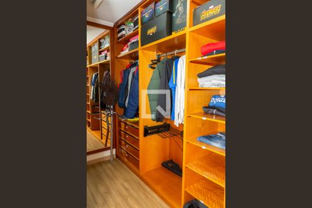 Apartamento para alugar com 540m², 4 quartos e 4 vagas Apartamento para alugar com 540m², 4 quartos e 4 vagasCloset Suíte 1