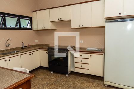 Apartamento para alugar com 540m², 4 quartos e 4 vagas Apartamento para alugar com 540m², 4 quartos e 4 vagasÁrea comum- Cozinha do salão de festas