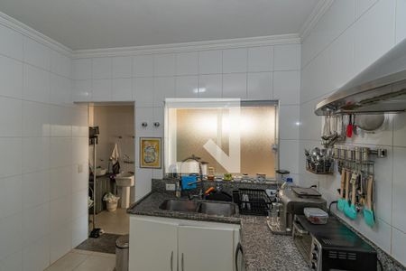 Casa à venda com 180m², 3 quartos e 2 vagas Casa à venda com 180m², 3 quartos e 2 vagasCozinha