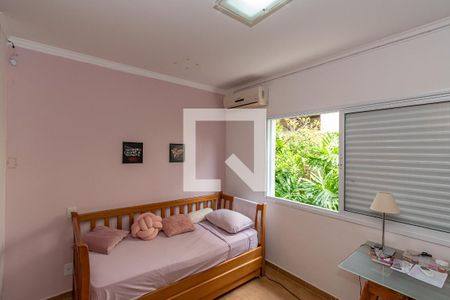 Casa à venda com 180m², 3 quartos e 2 vagas Casa à venda com 180m², 3 quartos e 2 vagasQuarto