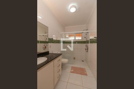 Casa à venda com 180m², 3 quartos e 2 vagas Casa à venda com 180m², 3 quartos e 2 vagasBanheiro Corrredor