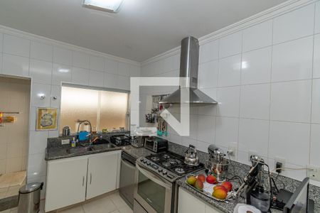 Casa à venda com 180m², 3 quartos e 2 vagas Casa à venda com 180m², 3 quartos e 2 vagasCozinha