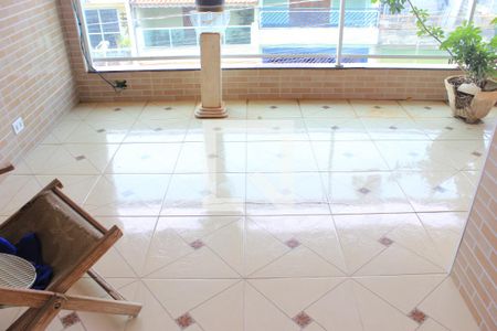 Casa à venda com 300m², 4 quartos e 3 vagasSacada piso superior