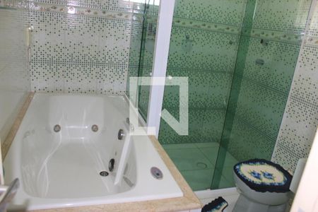 Casa à venda com 300m², 4 quartos e 3 vagasBanheiro da Suíte/ com banheira Hidromassagem