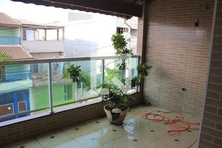 Casa à venda com 300m², 4 quartos e 3 vagasSacada piso superior