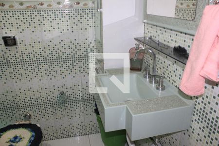 Casa à venda com 300m², 4 quartos e 3 vagasBanheiro da Suíte/ com banheira Hidromassagem