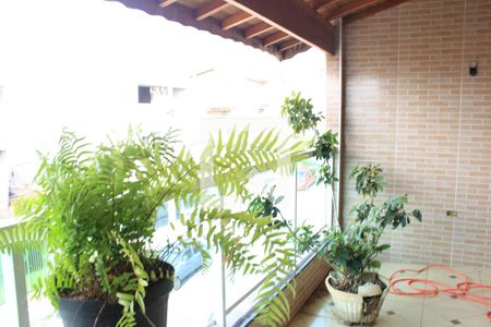 Casa à venda com 300m², 4 quartos e 3 vagasSacada piso superior