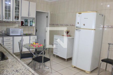 Casa à venda com 300m², 4 quartos e 3 vagasCozinha