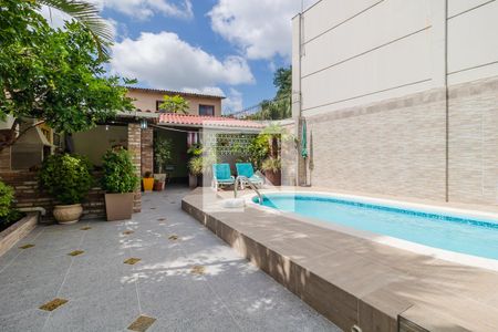 Casa à venda com 420m², 5 quartos e 3 vagasQuintal