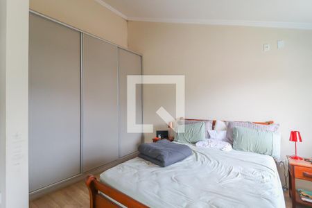 Casa de condomínio à venda com 187m², 4 quartos e 2 vagasSuíte