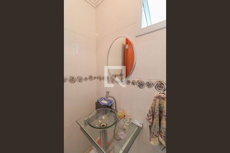 Casa de condomínio à venda com 187m², 4 quartos e 2 vagasLavabo