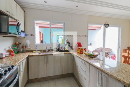 Casa de condomínio à venda com 187m², 4 quartos e 2 vagasCozinha e Área de Serviço