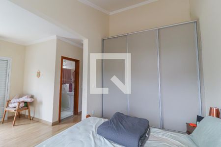 Casa de condomínio à venda com 187m², 4 quartos e 2 vagasSuíte