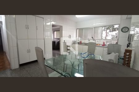 Apartamento para alugar com 227m², 2 quartos e 2 vagas Apartamento para alugar com 227m², 2 quartos e 2 vagasCozinha