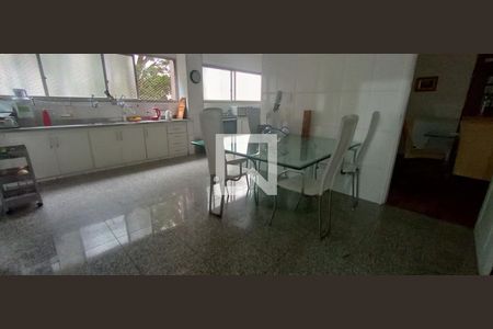 Apartamento para alugar com 227m², 2 quartos e 2 vagas Apartamento para alugar com 227m², 2 quartos e 2 vagasCozinha