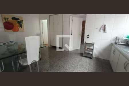 Apartamento para alugar com 227m², 2 quartos e 2 vagas Apartamento para alugar com 227m², 2 quartos e 2 vagasCozinha