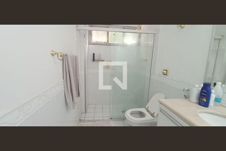 Apartamento para alugar com 227m², 2 quartos e 2 vagas Apartamento para alugar com 227m², 2 quartos e 2 vagasBanheiro da Suíte