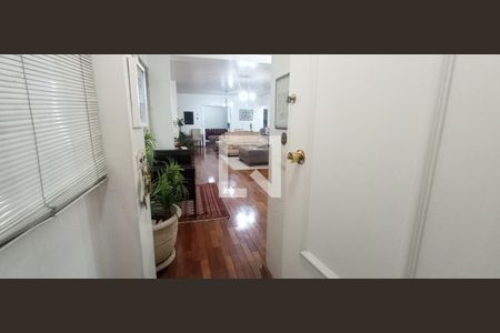 Apartamento para alugar com 227m², 2 quartos e 2 vagas Apartamento para alugar com 227m², 2 quartos e 2 vagasEntrada