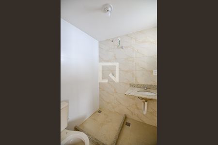 Banheiro de casa para alugar com 2 quartos, 70m² em Barreto, Niterói