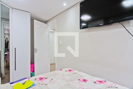 Quarto 2 de apartamento para alugar com 3 quartos, 61m² em Vila Zat, São Paulo