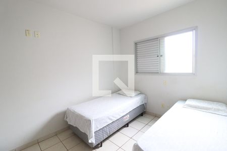 Quarto 1 de apartamento para alugar com 2 quartos, 58m² em Santa Mônica, Uberlândia