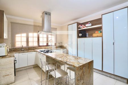 Casa à venda com 364m², 4 quartos e 6 vagasCozinha