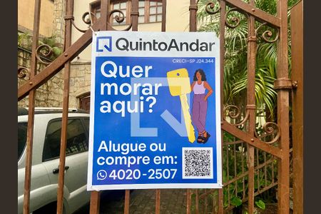 Casa à venda com 364m², 4 quartos e 6 vagasFachada