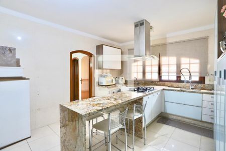 Casa à venda com 364m², 4 quartos e 6 vagasCozinha