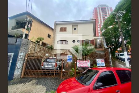 Casa à venda com 364m², 4 quartos e 6 vagasFachada